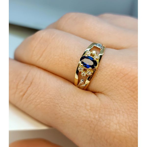 Anel de Formatura em Ouro 18k Personalizado com o Curso Escolhido Safira Azul