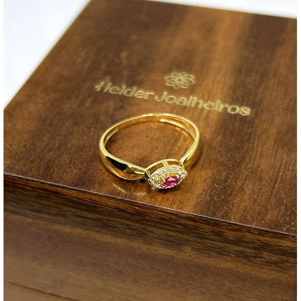 Anel de Formatura em Ouro 18k com Pedra Navete personalizado