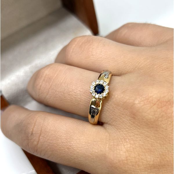 Anel de Formatura em Ouro 18k com Pedra Redonda Central 