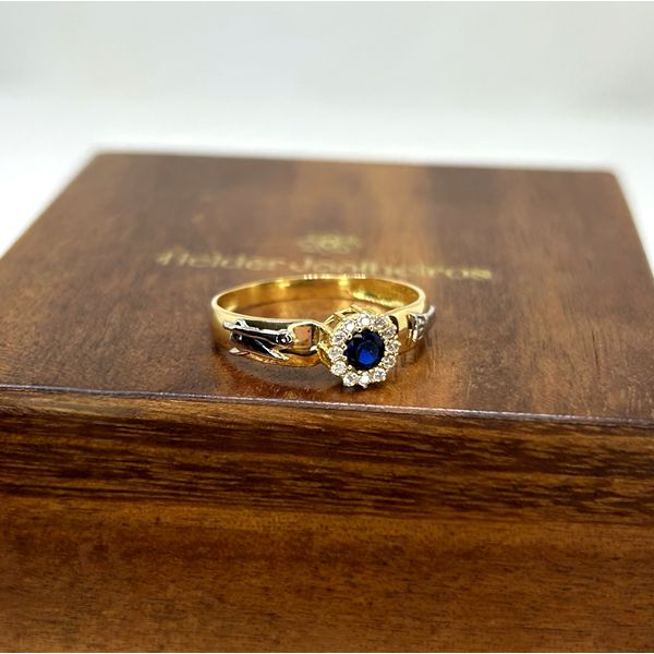 Anel de Formatura em Ouro 18k com Pedra Redonda Central 