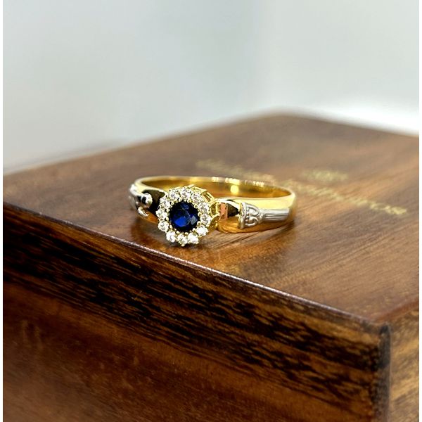 Anel de Formatura em Ouro 18k com Pedra Redonda Central 