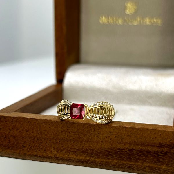 Anel de Formatura em Ouro 18k Personalizado para o Curso de Direito e demais cursos