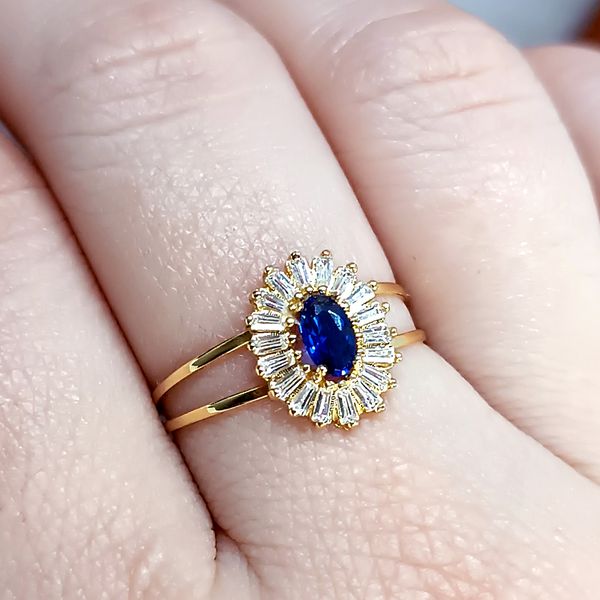 Anel em Ouro 18k Oval Cravejado e Personalizado