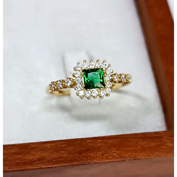 Anel em Ouro 18k Cravejado e Personalizado