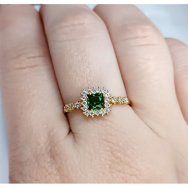 Anel em Ouro 18k Cravejado e Personalizado
