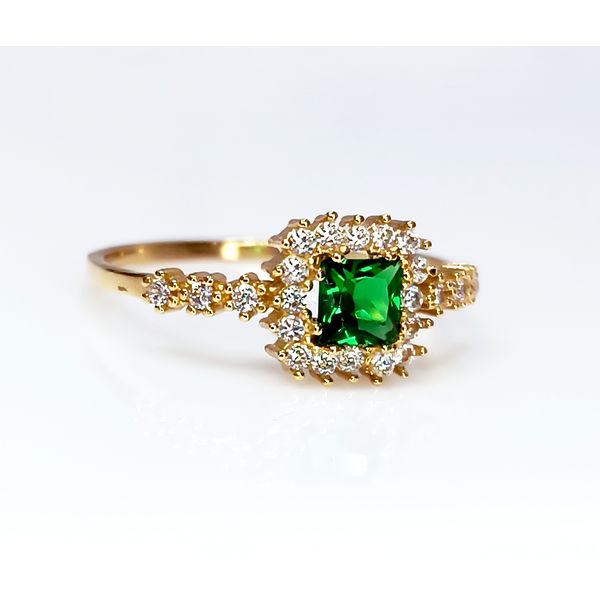 Anel em Ouro 18k Cravejado e Personalizado