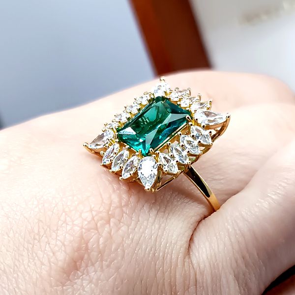 Anel em Ouro 18k Cravejado Retangular
