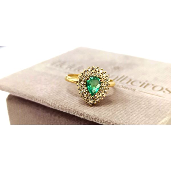 Anel de Formatura em Ouro 18k Gota Cravejado 
