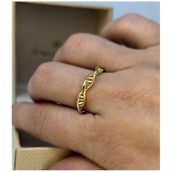 Anel de Formatura em Ouro 18k DNA