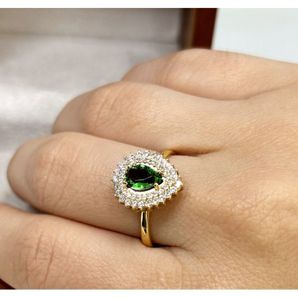 Anel de Formatura em Ouro 18k Gota Cravejado Esmeralda