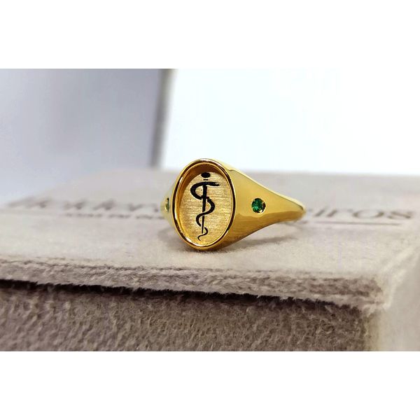 Anel de Formatura Esmeralda Natural com Estampa Curso de Medicina