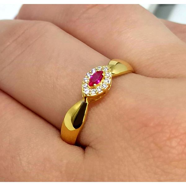 Anel de Formatura em Ouro 18k com Pedra Navete personalizado