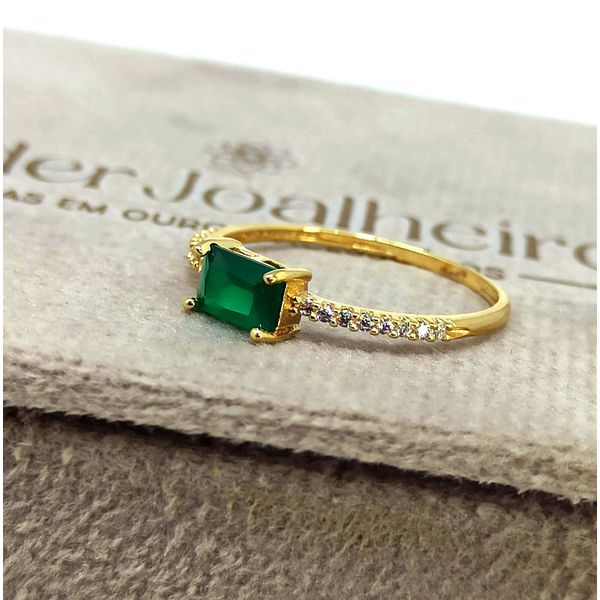 Anel de Formatura em Ouro 18k Cravejado e Personalizado