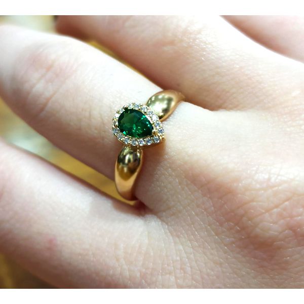 Anel de Formatura em Ouro 18k com Zircônias