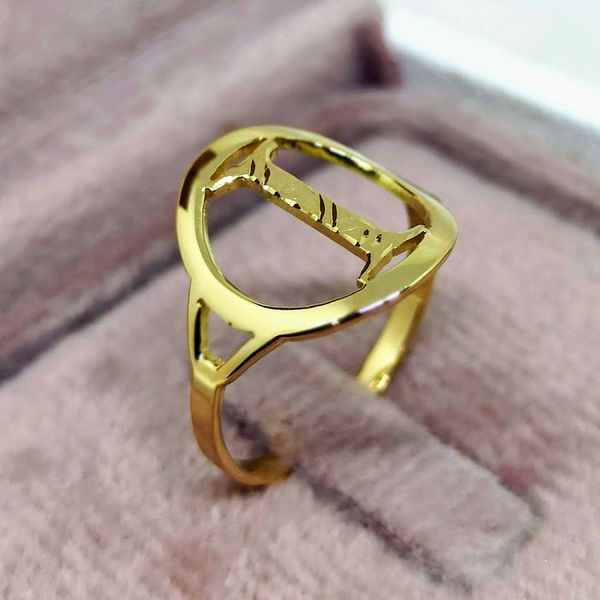 Anel Letra em Ouro 18K