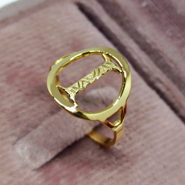 Anel Letra em Ouro 18K