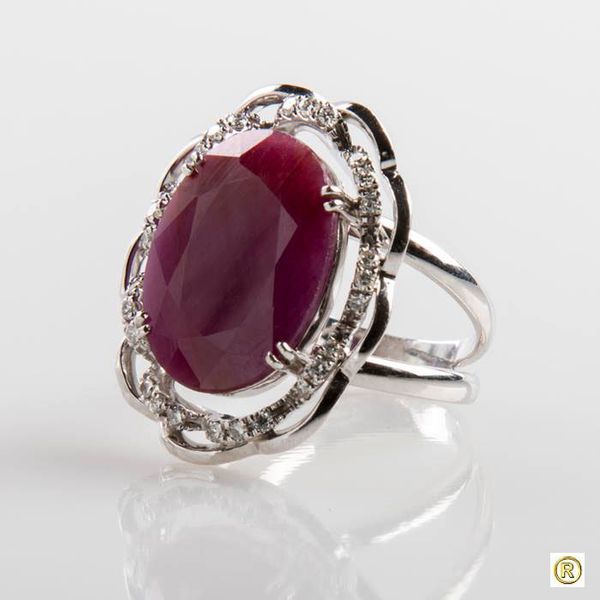 Anel em Ouro Branco 18k Com Brilhantes e Rubi Indiano