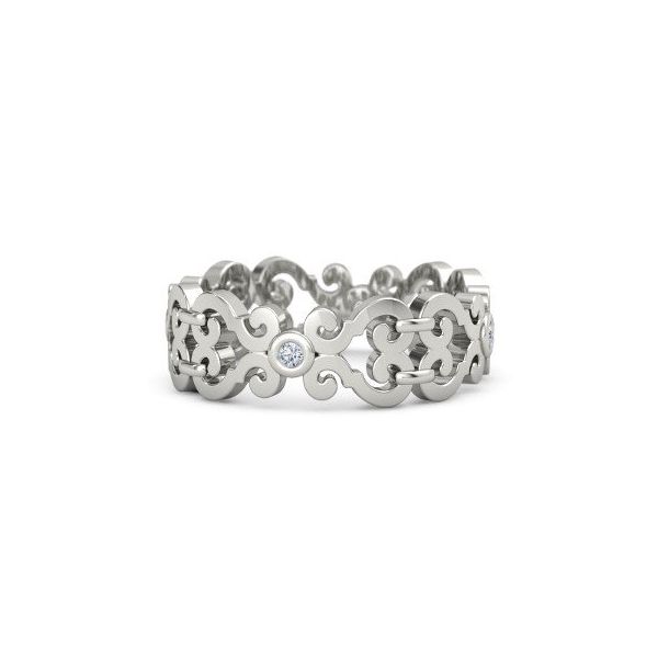 Anel Trabalhado com Diamantes em Ouro Amarelo 18k