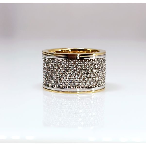 Anel em Ouro 18k Cravejado com Diamantes 