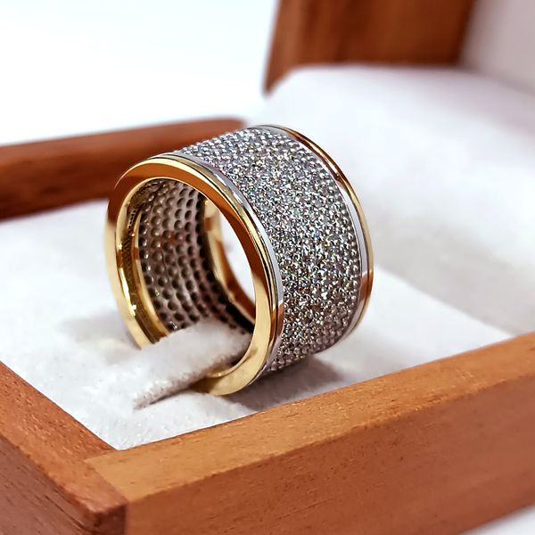 Anel em Ouro 18k Cravejado com Diamantes 