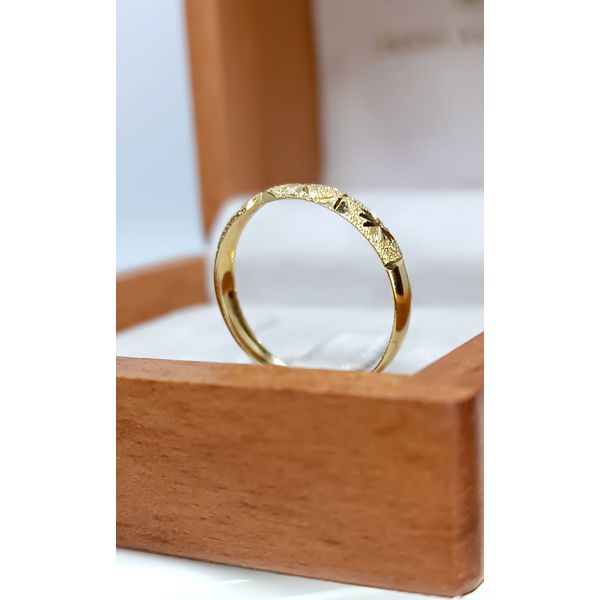 Meia Aliança para noivado e Casamento em Ouro 18k Fosco e Polido Desenhado