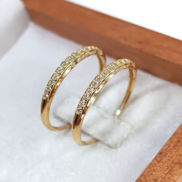 Aparador Meia Aliança para noivado e Casamento em Ouro 18k com Pedras