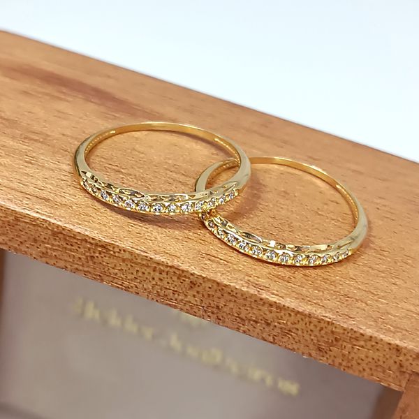 Aparador Meia Aliança para noivado e Casamento em Ouro 18k com Pedras