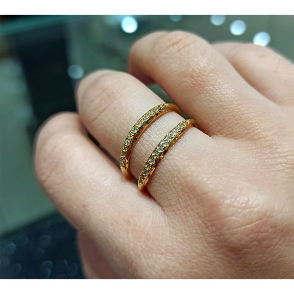 Aparador Meia Aliança para noivado e Casamento em Ouro 18k com Pedras