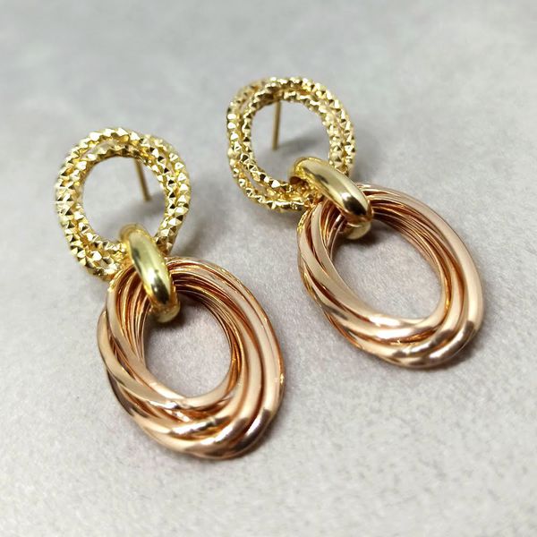 Brinco Redondo com Argolas Ovais em Ouro Rosé