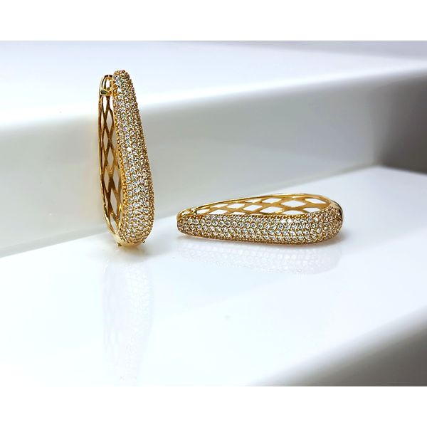 Brinco de Argola Cravejada em Ouro 18k
