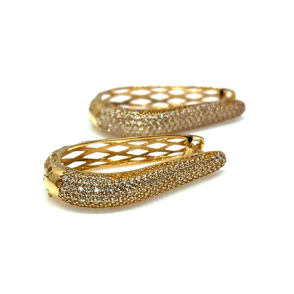 Brinco de Argola Cravejada em Ouro 18k