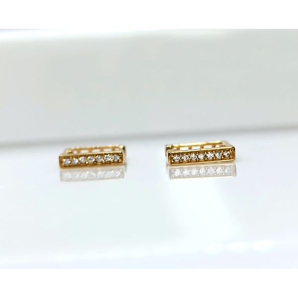Brinco Argola Quadrada em Ouro 18k com Zircônias