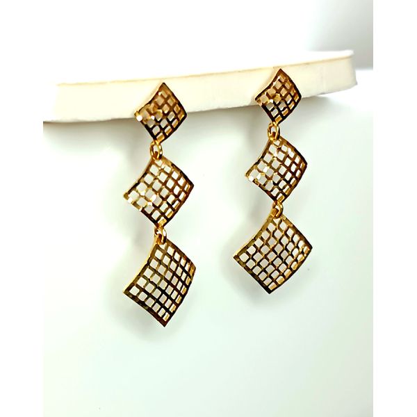 Brinco em Ouro 18k Losangos Trabalhados