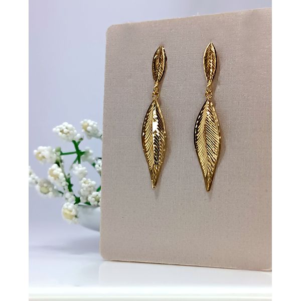 Brinco em Ouro 18k Pingente Folha Trabalhada