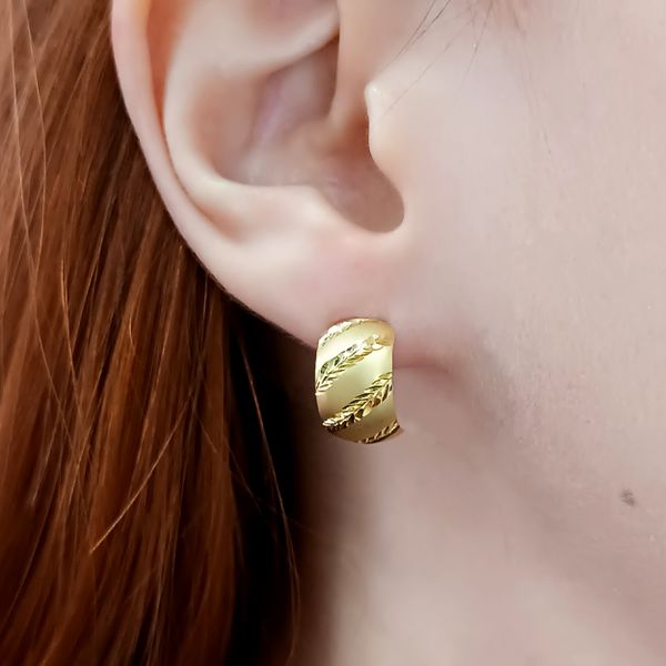 Brinco em Ouro 18k Bojudo Diamantado