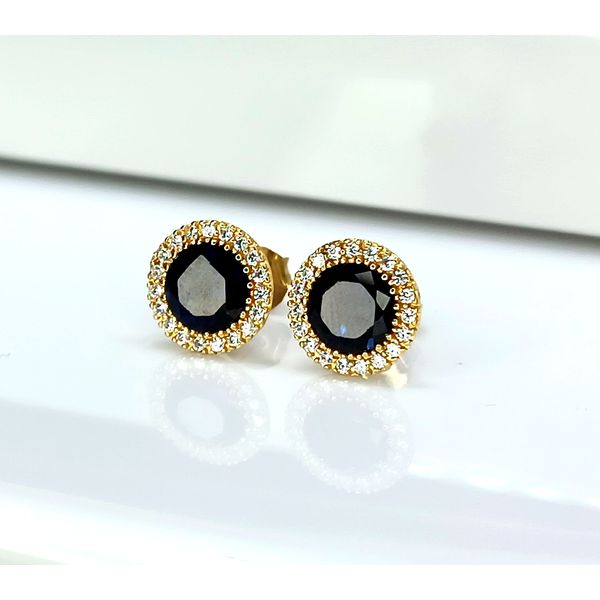 Brinco em Ouro 18k Redondo Cravejada 