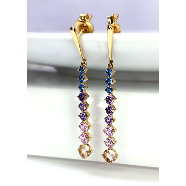 Brinco em Ouro 18k Palito Cravejado com Pedras coloridas