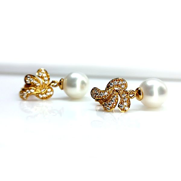Brinco em Ouro 18k Cravejado e Pingente de Pérola