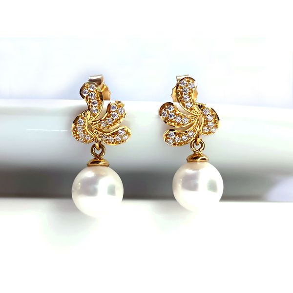 Brinco em Ouro 18k Cravejado e Pingente de Pérola