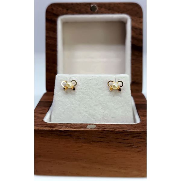 Brinco em Ouro 18k Lacinho com Pérola