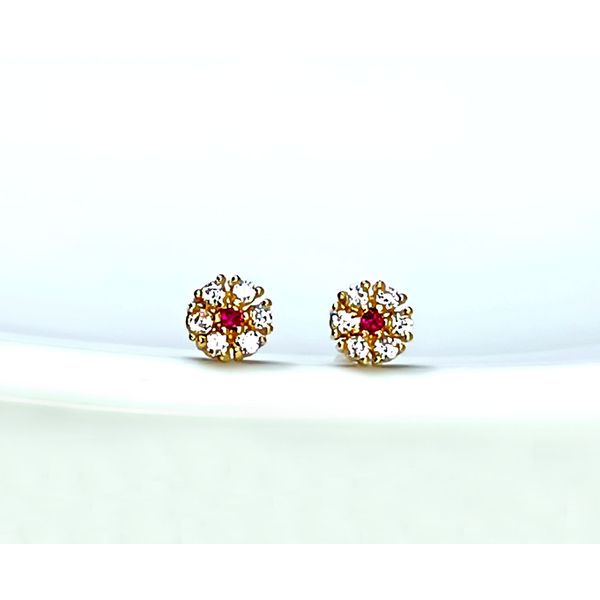 Brinco em Ouro 18k Florzinha 
