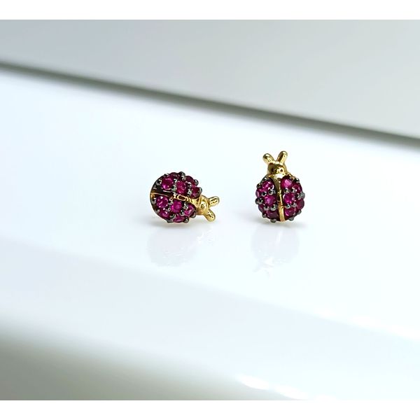 Brinco em Ouro 18k Joaninha Cravejada
