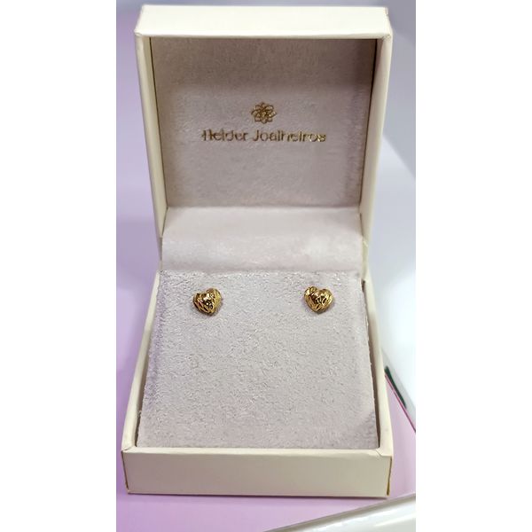Brinco em Ouro 18k Coração Bojudinho Trabalhado Diamantado