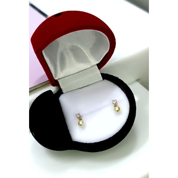 Brinco em Ouro 18k Pérola e Zircônia