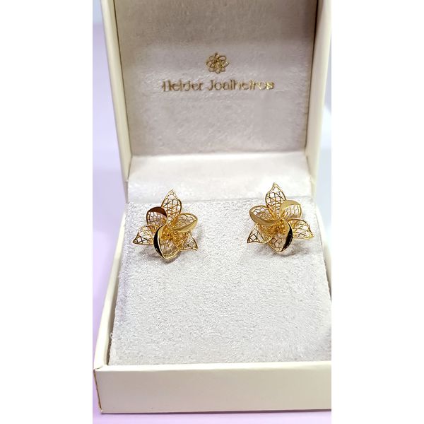 Brinco em Ouro 18k Flor Trabalhada