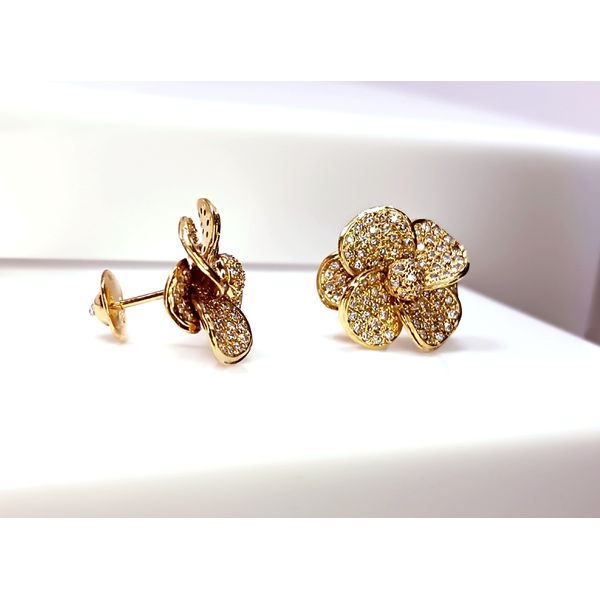 Brinco em Ouro 18k Flor Cravejada com Centro Removível