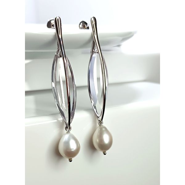 Brinco em Ouro Branco 18k Cristal Navete e Pérola