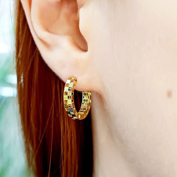 Brinco em Ouro 18k Argola Trabalhada 