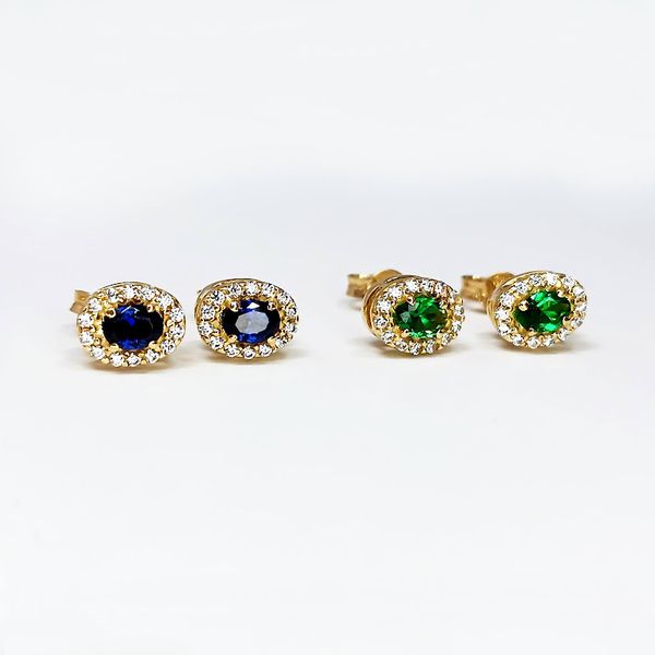 Brinco em Ouro Oval Borda com Pedras