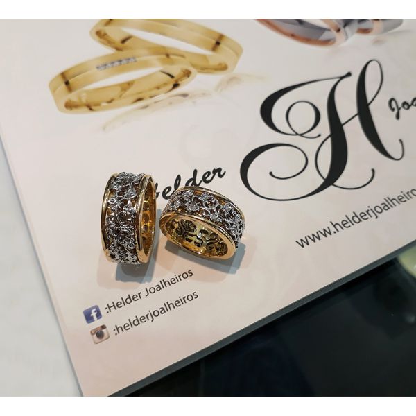 Alianças de Casamentos Toda Trabalhada em Arabescos e Diamantes em Ouro 18k - 9,5 Milímetros - Ouro 18k